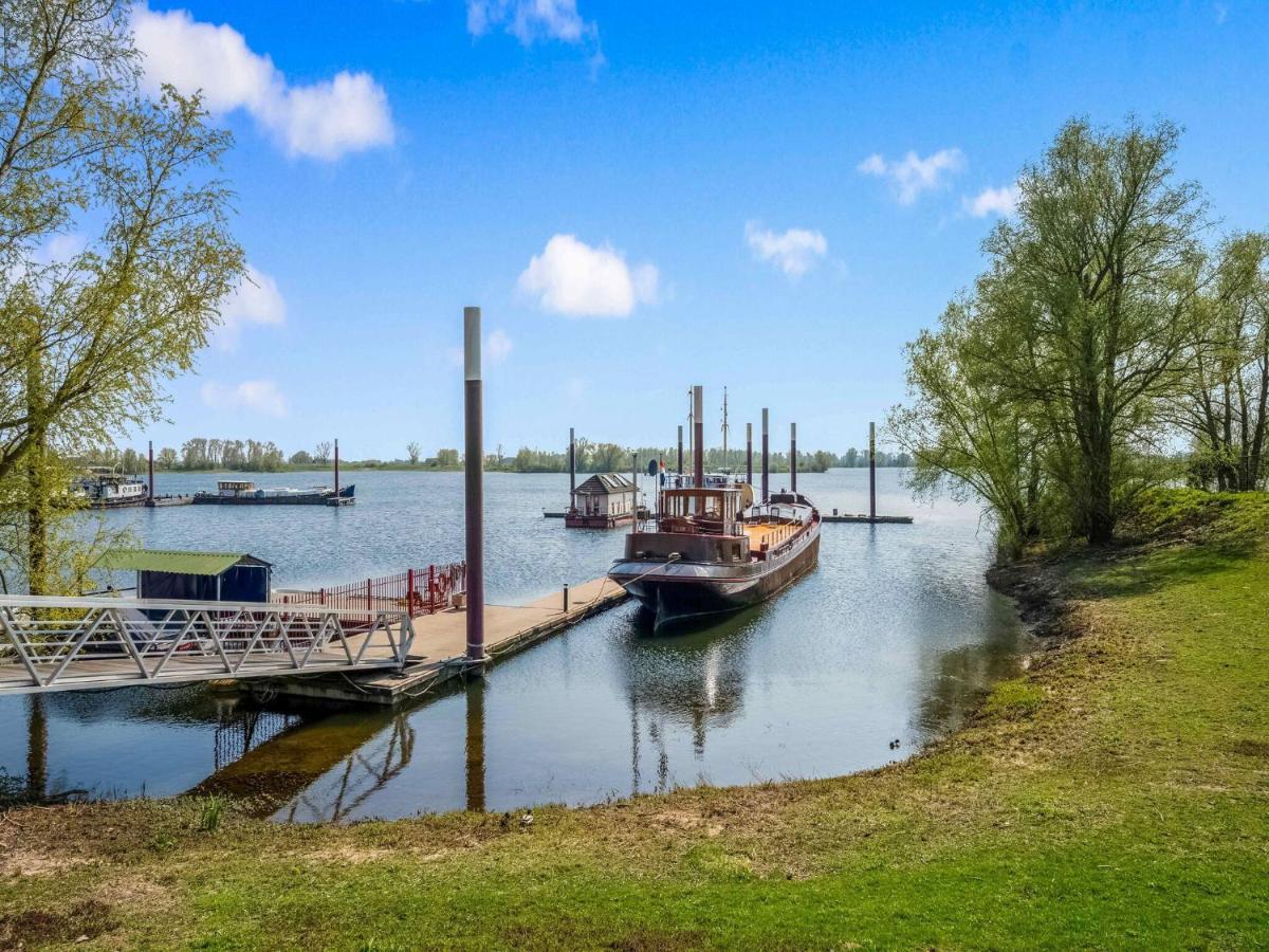 Luxury Boat In Botel *